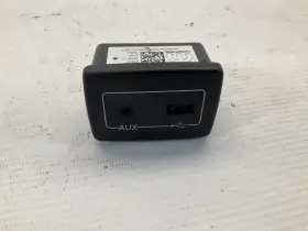07356568470 DODGE Promaster Center Console Usb Socet Reader