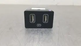 96125N9500 HYUNDAI Rear Usb Charger Outlet Tucson