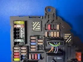 61-14-9-151-322 BMW Rear Power Distribution Fuse Box 750LI #3