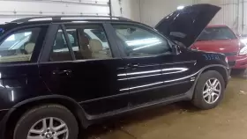 646-10183 BMW Fuse Box Engine X5 #2