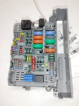330I BMW Cabin Fuse Box E90