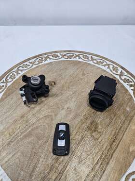 9172159 BMW Ignition Switch Trunk Lock Key Set 535XI