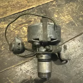 0-231-137-035 BOSCH Ignition Distributor Volkswagen