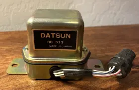 30-513 BOSCH Voltage Regulator Datsun