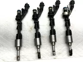 8W93-9F593-AD BOSCH Fuel Injectors Land Jaguar Rover