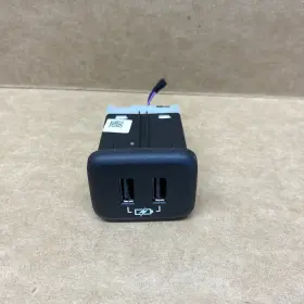 13539082 BUICK Center Console Adapter Dual Charging Usb Port