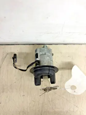 181.GM1G99 CHEVROLET Ignition Switch Lock Cylinder Key