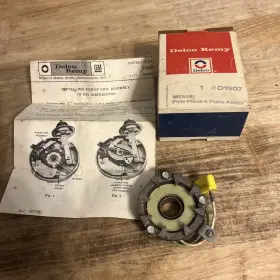 1875981 CHEVROLET Nos Delco Remy Dist Pole 305 350 Pontiac Gm