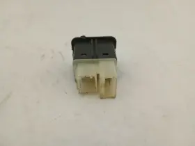699.GM1W12 CHEVROLET Usb Plug Camaro #2