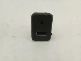 699.GM1W12 CHEVROLET Usb Plug Camaro #3