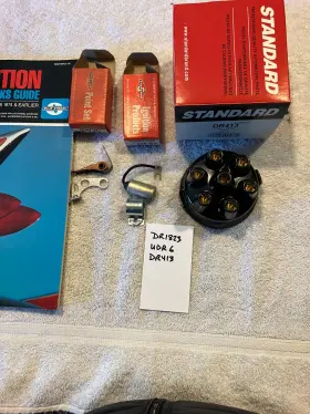 DR1823-60-413 CHEVROLET Point Set Condenser Distributor Cap