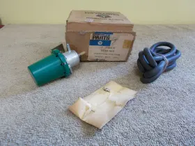 3549-895 CHRYSLER Nos Emission Control Box Kit Mopar