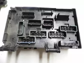 P04727556AD CHRYSLER Town Fuse Box Control Relay Module #3