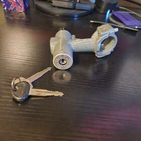 KV-11 DATSUN Column Igniton Switch Keys