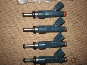 23250-37020 DENSO Fuel Injectors Toyota Prius #2