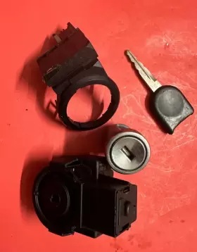 8L8T-15607-BA FORD Ignition Cylinder Anti Theft Pats Mustang