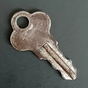 DF944 FORD Steel Script Ignition Key Car Roadster
