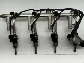 DS7G-9F593-EA FORD Fuel Injectors Set Rail Escape #2