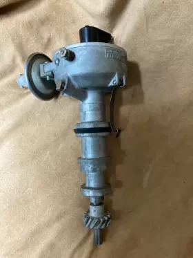 12127-H FORD MOTOR COMPANY Distributor 332 352 Mercury #2