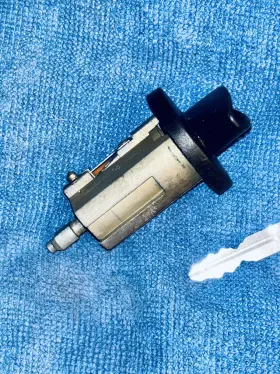 XL24-LLA127-AA FORD Ignition Lock Cylinder Key #2