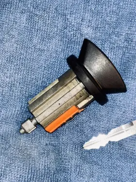 XL24-LLA127-AA FORD Ignition Lock Cylinder Key #3