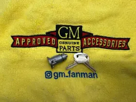 1116618 GENERAL MOTORS Ignition Switch Lock Cylinder Nos Olds