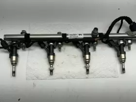 12683521 GM Right Front Fuel Rail Injectors Gmc Yukon #2