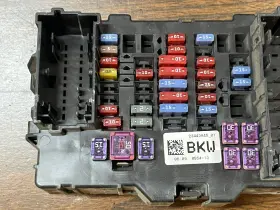 23443945 GM / CHEVY Fuse Relay Box Wiring Harness Block #2