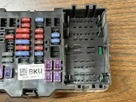 23443945 GM / CHEVY Fuse Relay Box Wiring Harness Block #3