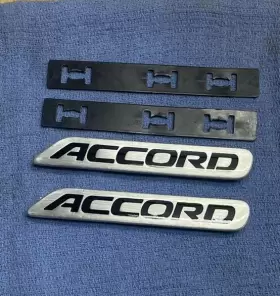 324-100-2 HONDA Carpet Emblem Badge Accord