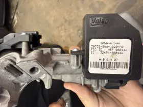833435476016A HONDA Ignition Switch Lock Cylinder Key Civic