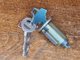 LC1402 ILCO Ignition Key Lock Cylinder Switch F100 Ford