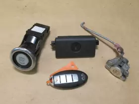 1788DFWK1A004 INFINITI Engine Start Push Ignition Switch Door
