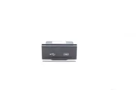 68271567AA JEEP Center Console Media Hub Usb Port Cherokee
