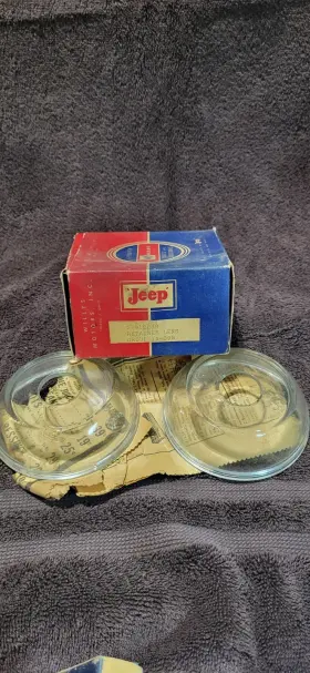 2-912238 JEEP WILLYS Nos Glass Retainer Taillight Lenses