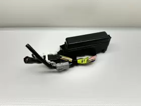 82241-53010D-1 LEXUS Convertible Fuse Box IS250 #2