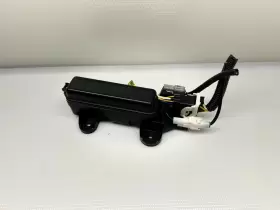 82241-53010D-1 LEXUS Convertible Fuse Box IS250 #3