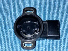 KJ01-18-911 MAZDA Supercharged Throttle Position Sensor #2