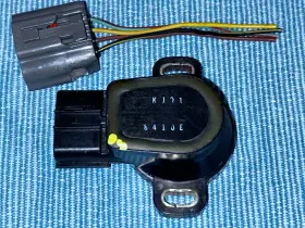 KJ01-18-911 MAZDA Supercharged Throttle Position Sensor
