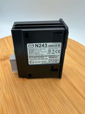 N243-669U0 MAZDA Usb Hub MX-5 Fiat Miata