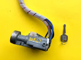 UB3976290 MAZDA Ignition Switch Lock Cylinder Key B2600 B2200