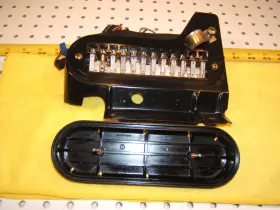 712511 MERCEDES Dash Driver Fuse Box Cover Ty W111 W108