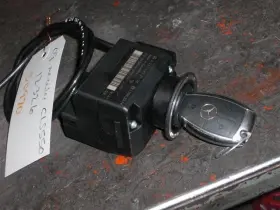 CLS550 MERCEDES Ignition Switch