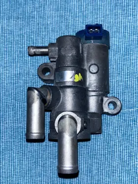 B67520660 MERCURY / MAZDA Capri Idle Air Control Valve 323