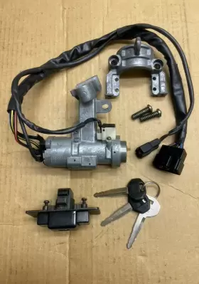 316831 MITSUBISHI Ignition Swich Lock Keys Montero