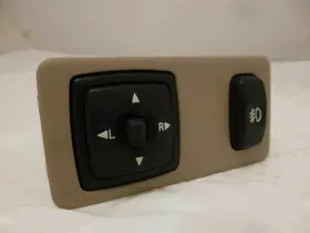 699.MS1R01 MITSUBISHI Power Mirror Switch Galant