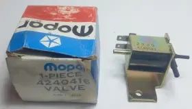 4240416 MOPAR Chysler Box