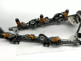 0950 NISSAN Denso Fuel Rail Injector Set 370Z