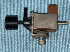 AESA123-5 NISSAN Vacuum Switch Valve M30 Infiniti Maxima