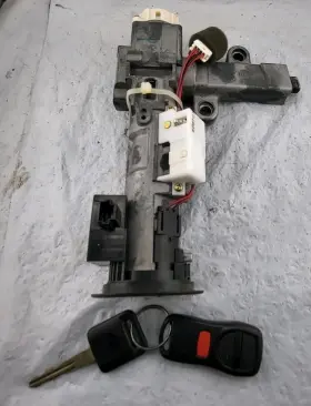 D87017S200 NISSAN Ignition Switch Lock Cylinder Key Titan